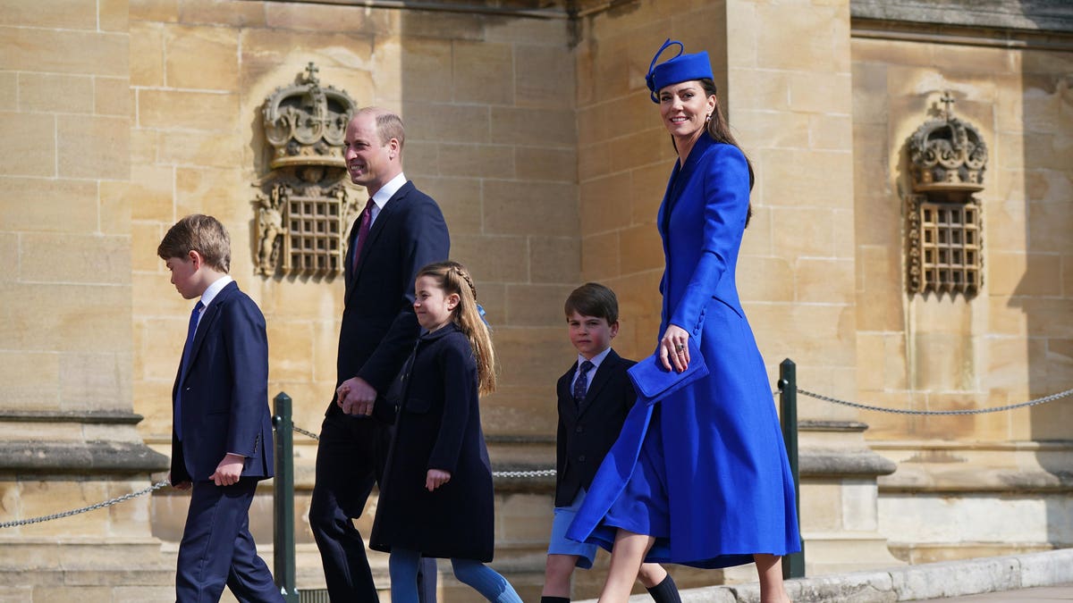 Prince George, Prince William, Princess Charlotte, Prince Louis and Kate Middleton all in blue outfits walk to church