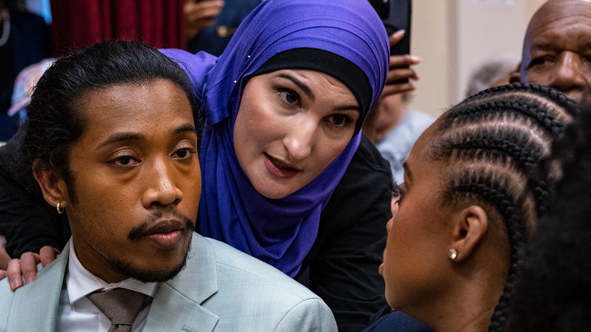 Justin Jones, Linda Sarsour