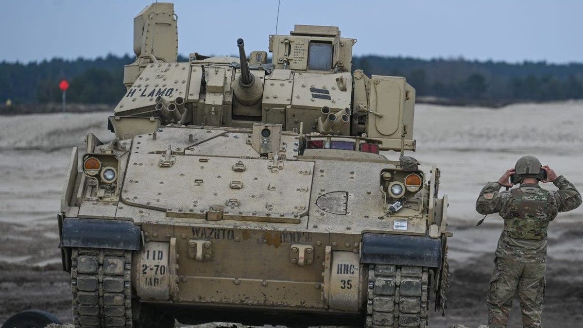 Abrams tanks