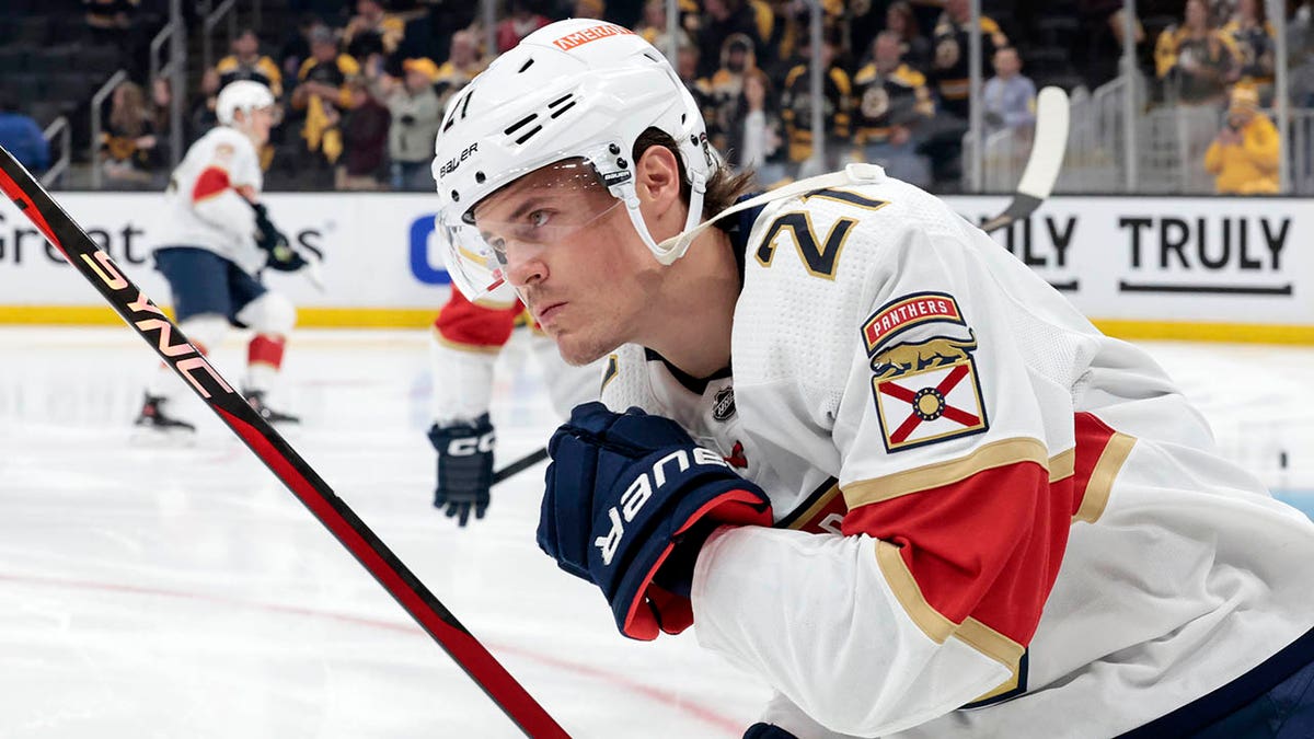 Panthers winger Nick Cousins warms up before a game against the Bruins