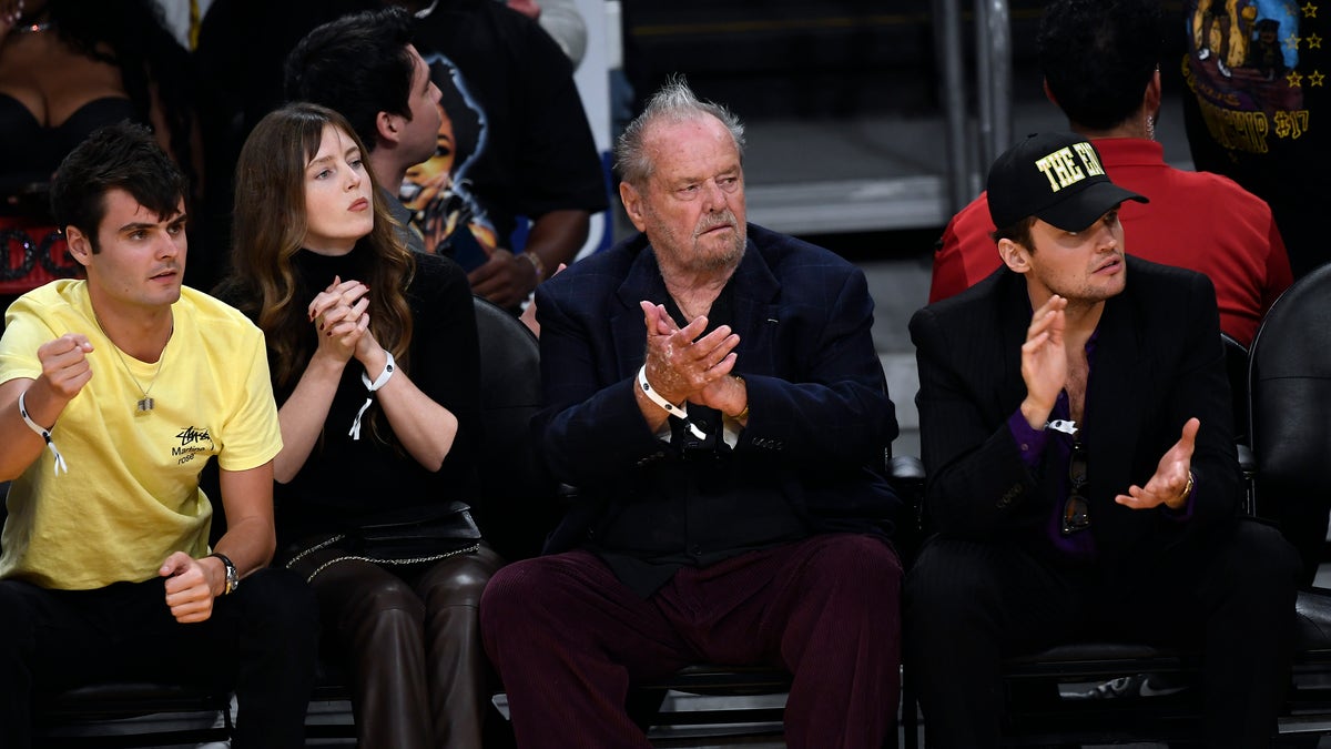 Jack Nicholson cheers at NBA playoff