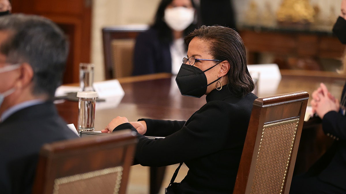 Susan Rice wears mask during meeting