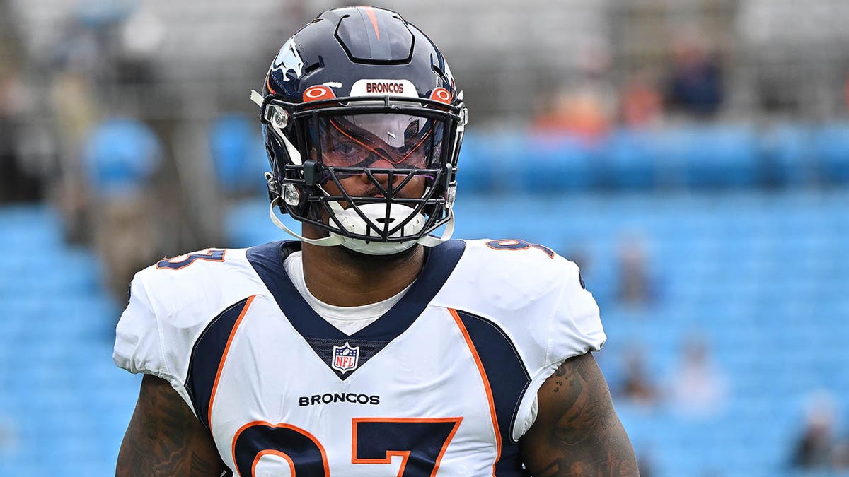 Denver Broncos defensive end Dre'Mont Jones takes part in drills during an  NFL football training camp session at the team's headquarters Tuesday, Aug.  9, 2022, in Centennial, Colo. (AP Photo/David Zalubowski Stock