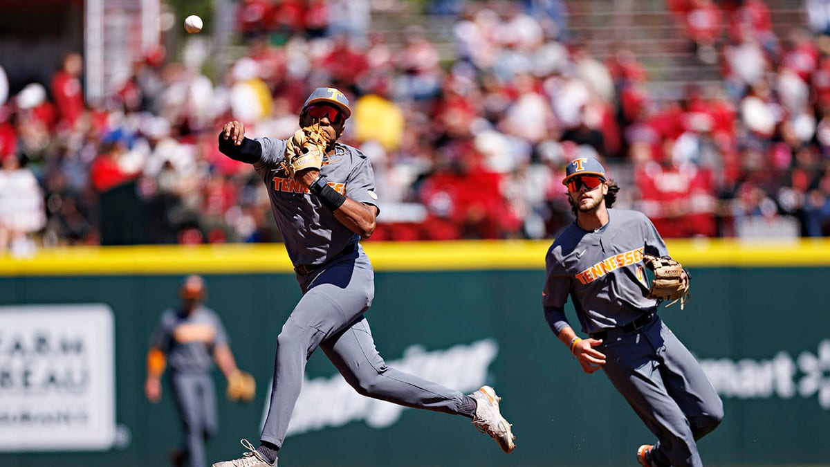 Tennessee's Christian Moore ejected vs Vanderbilt after defending pitcher  Chase Dollander