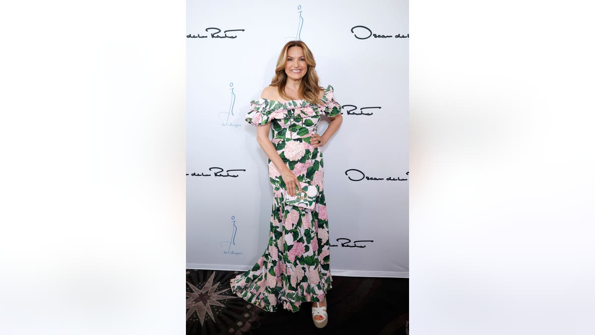 mariska hargitay in oscar de la renta dress at the colleagues luncheon