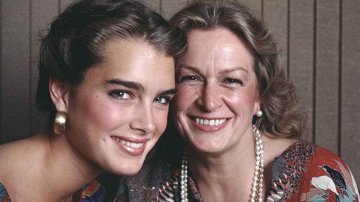 brooke shields with mother teri