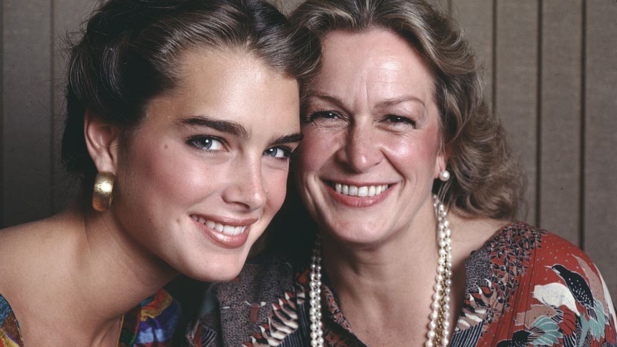 brooke shields with mother teri