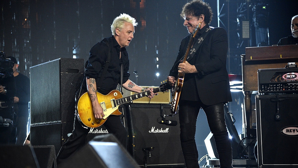 Neal Schon and Mike McCready