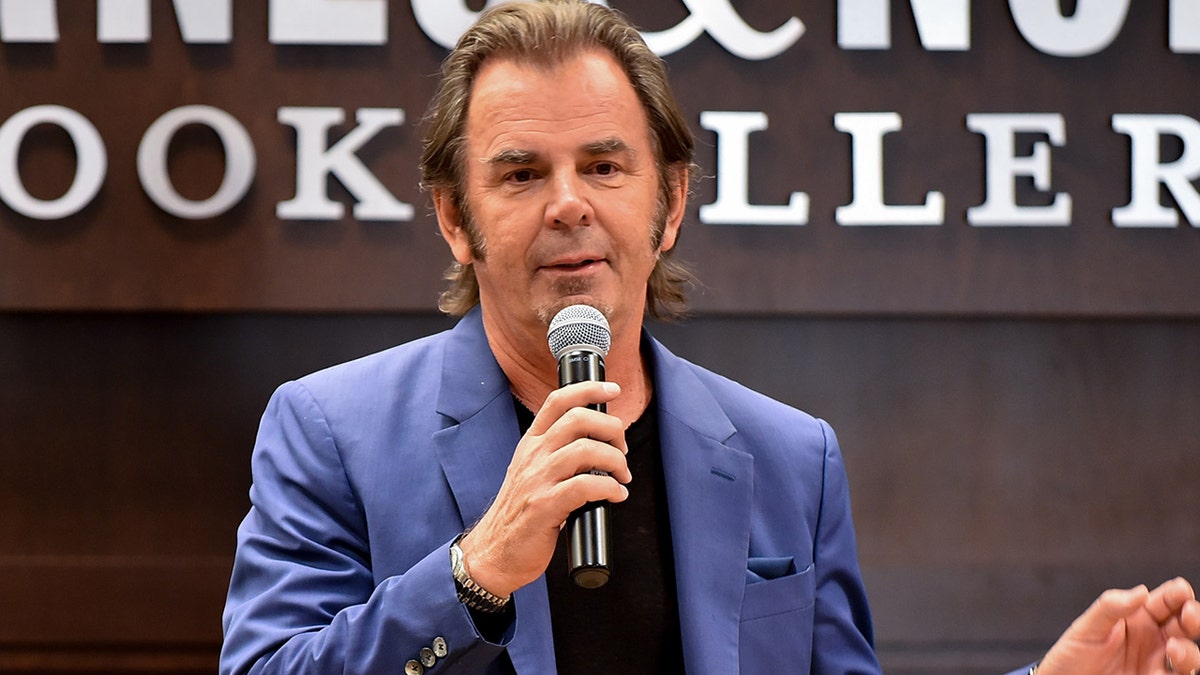 Jonathan Cain promoting his memoir at Barnes and Nobles