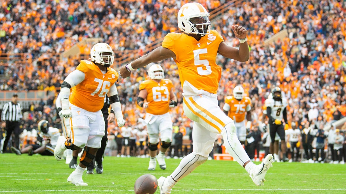 2023 NFL Draft: Lions Trade Up In Third Round To Select Tennessee QB ...