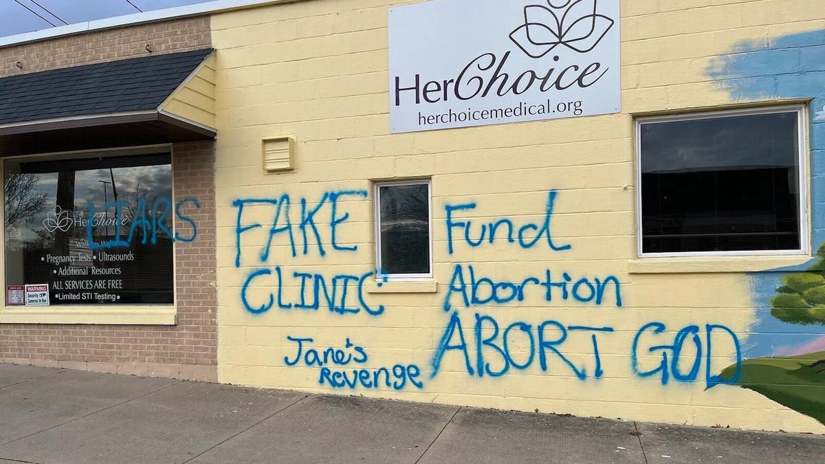 Jane's Revenge attack on HerChoice clinic in Bowling Green, Ohio