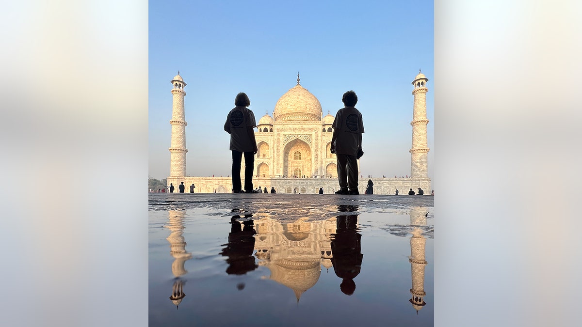 around the world in 80 Taj Mahal
