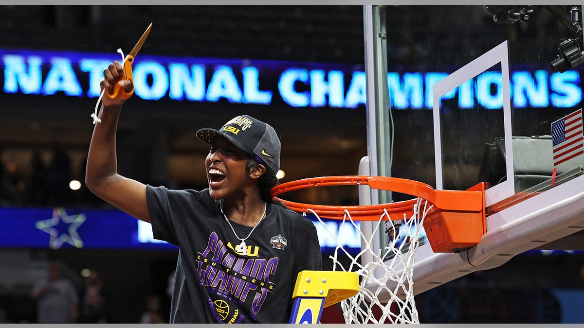 Flau'jae Johnson cuts down net