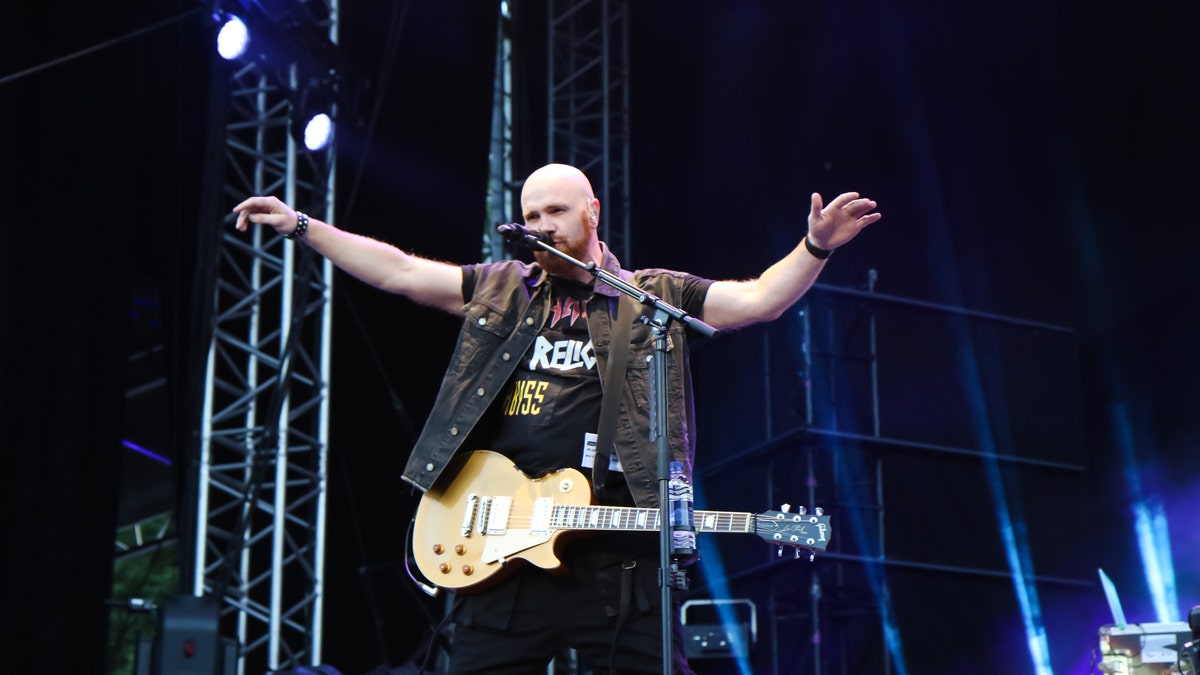 Mark Sheehan on stage