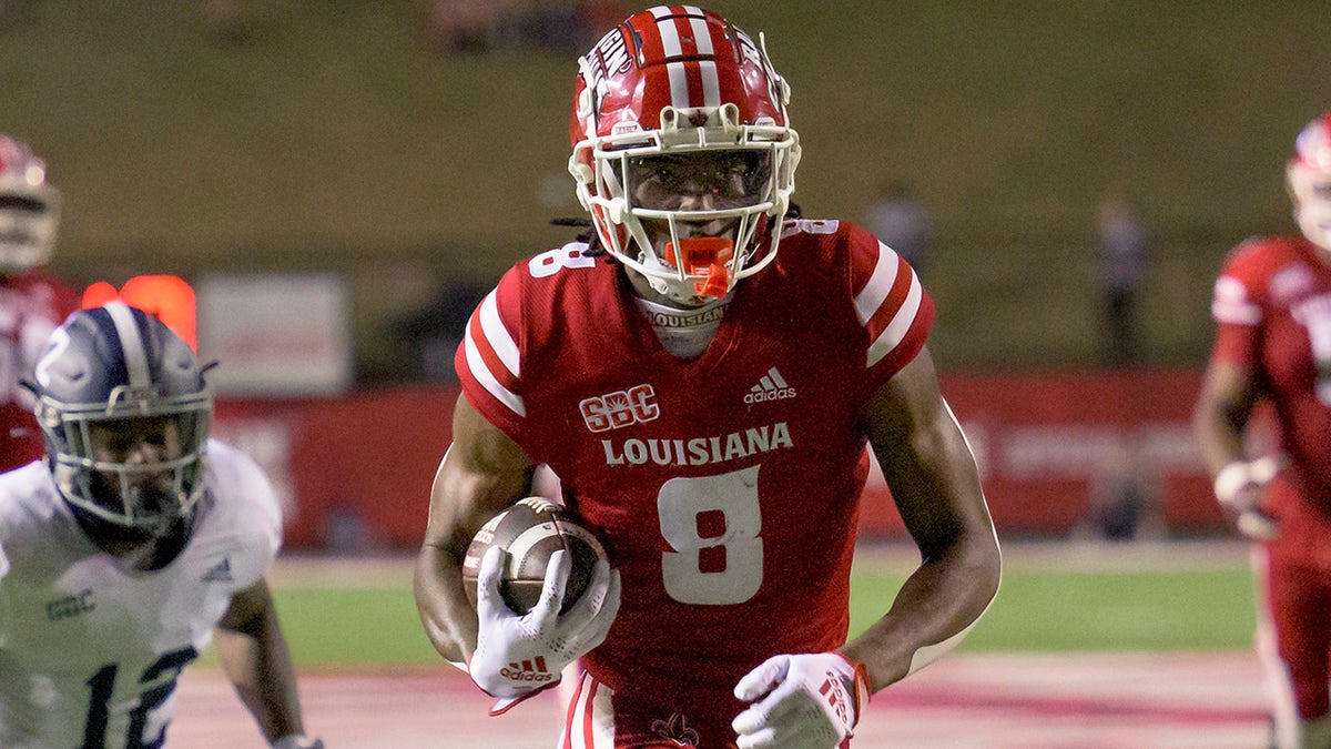 Michael Jefferson scores