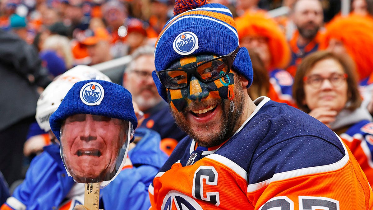 Edmonton Oilers fan pokes fun at Will Ferrell