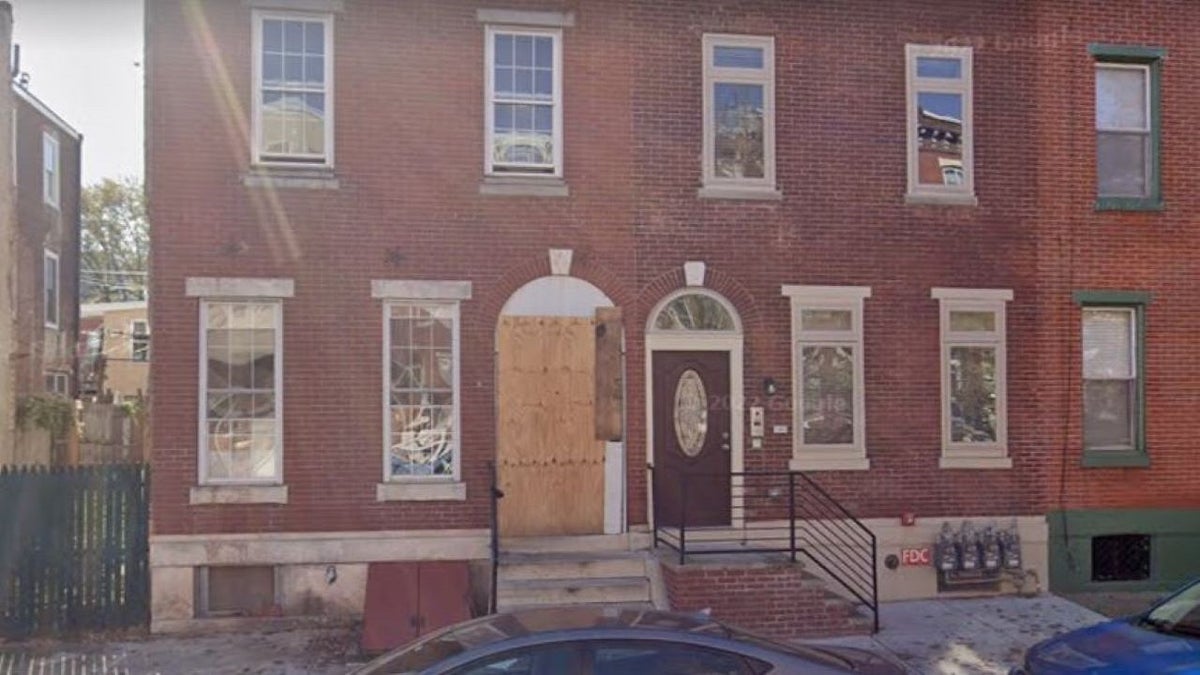 Philadelphia squatter property seen from street