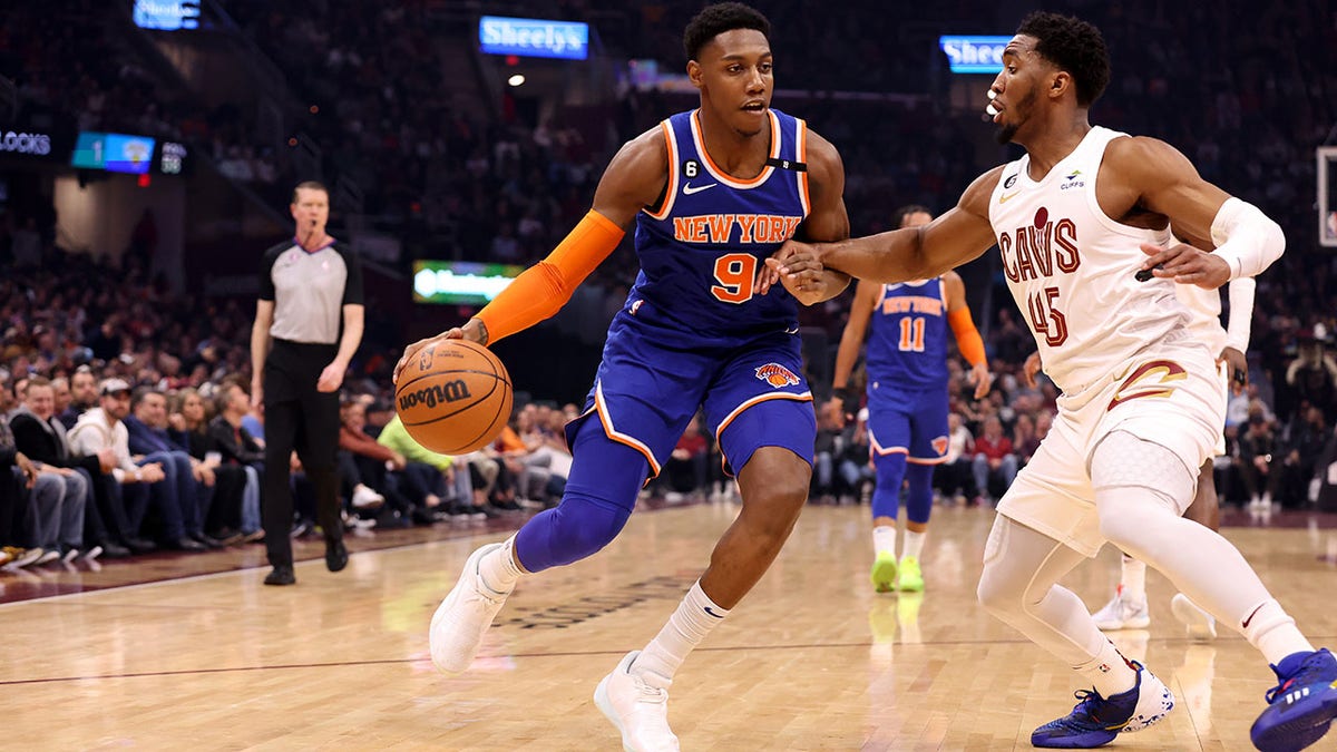 RJ Barrett handles the ball during a Knicks game