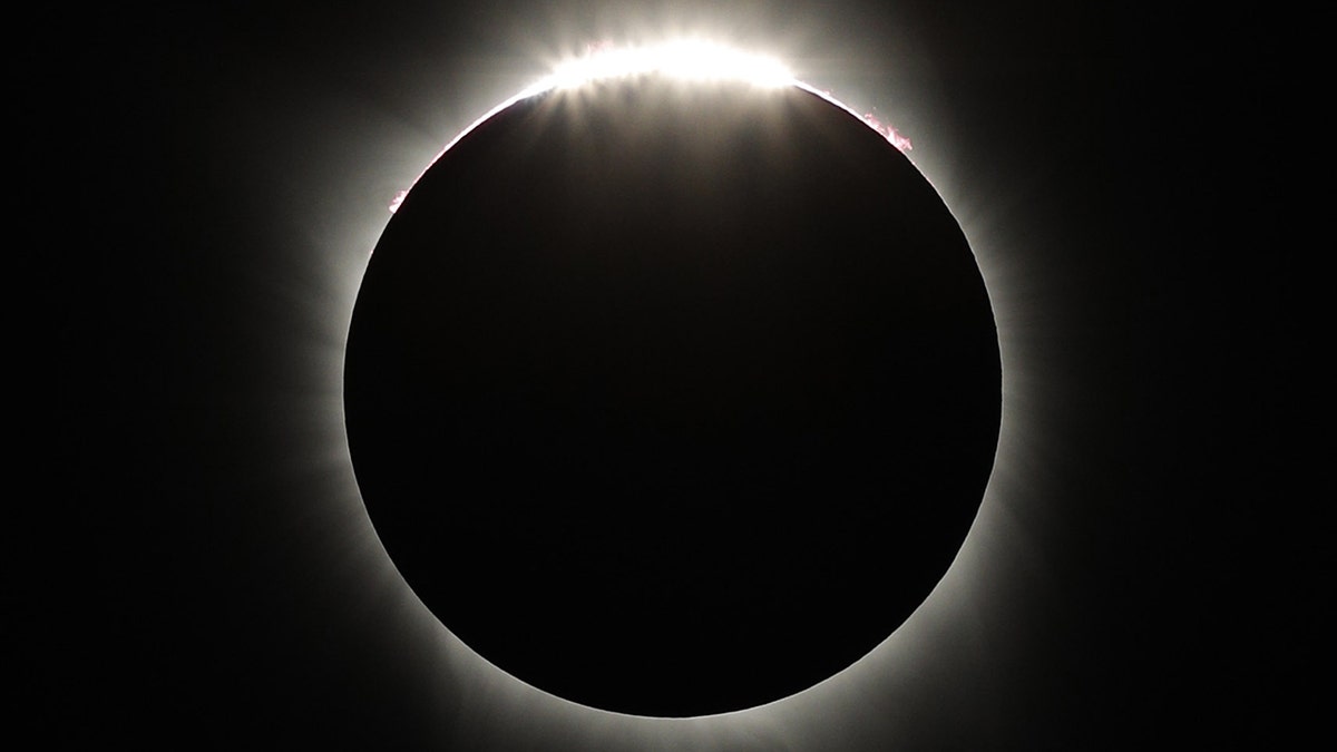 Total solar eclipse's diamond ring is seen in 2017