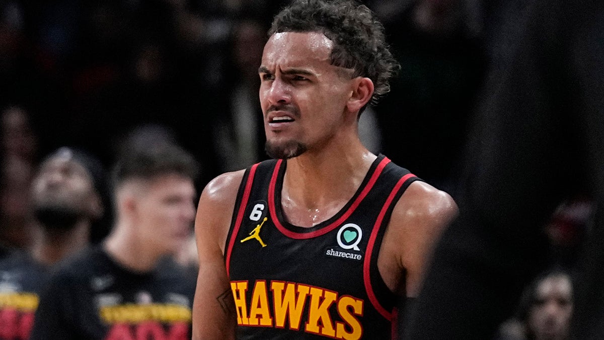 Trae Young se ve confundido