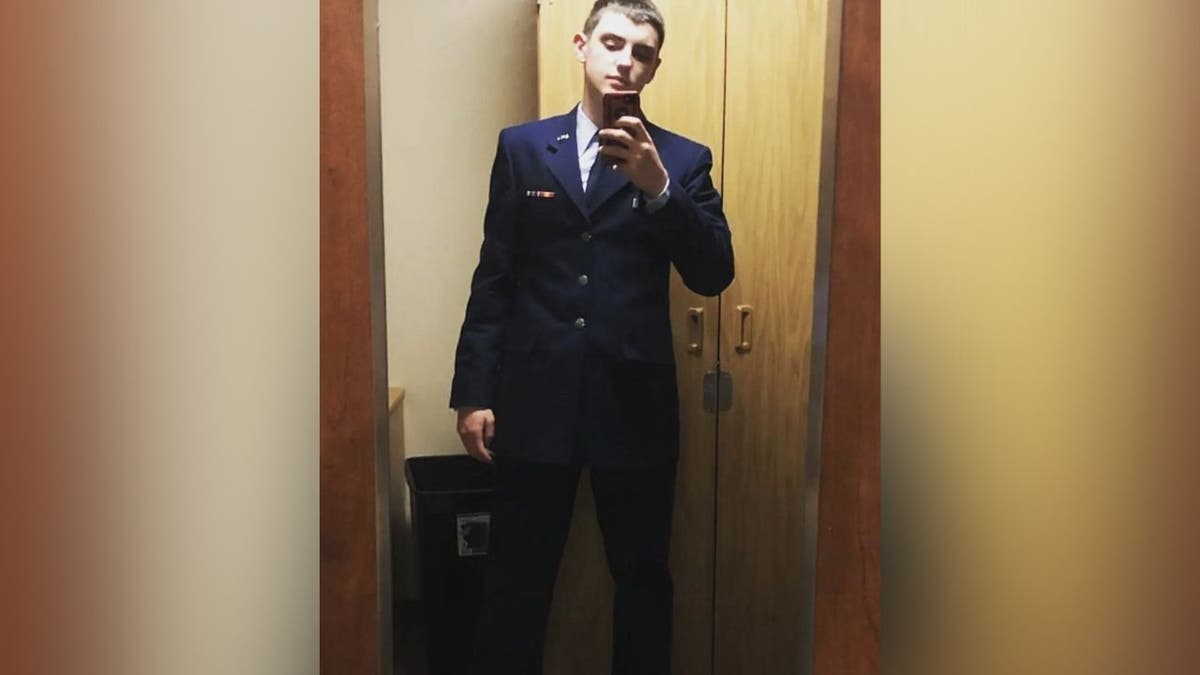 Selfie of Jack Teixeira, the 21-year-old National Guard Airman accused of leaking classified information.