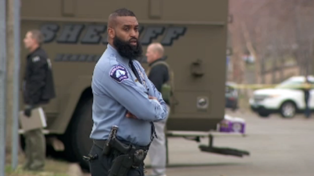 Minneapolis law enforcement responds to standoff
