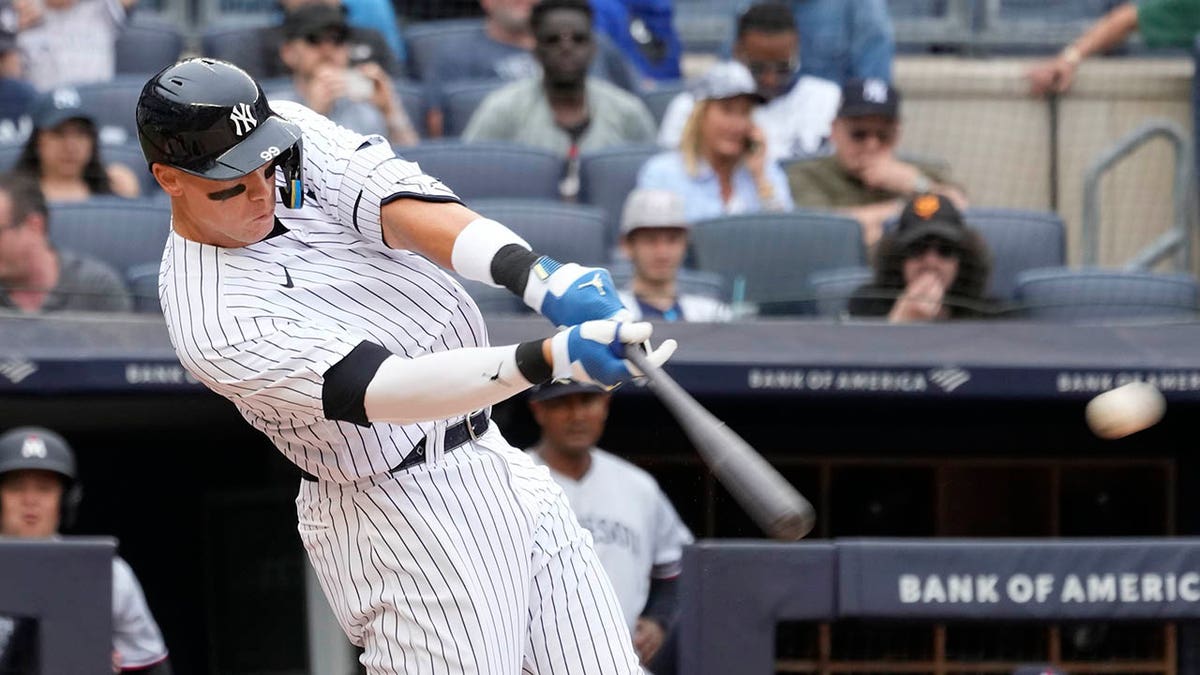 Yankees to re-evaluate Aaron Judge hip strain Monday