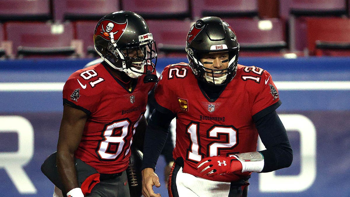 Antonio Brown and Tom Brady