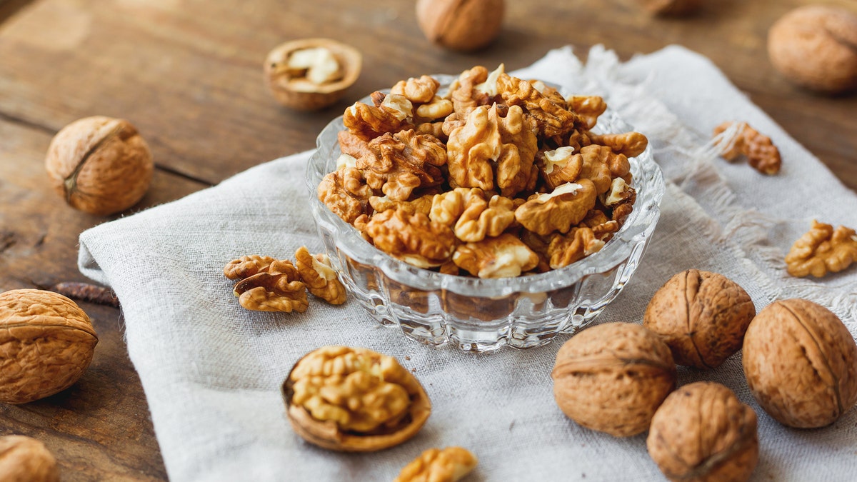 Muffins with walnuts