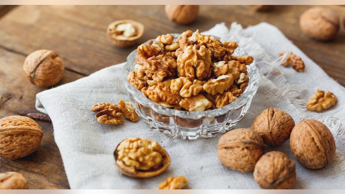 Muffins with walnuts