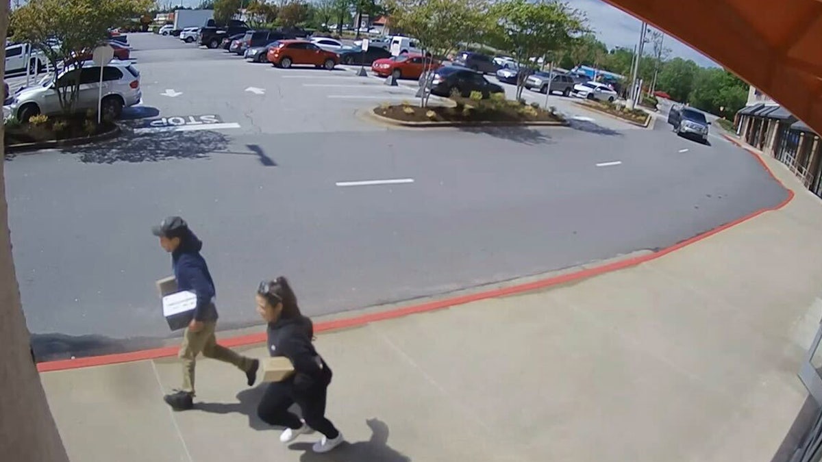 Suspects running from the Ulta store