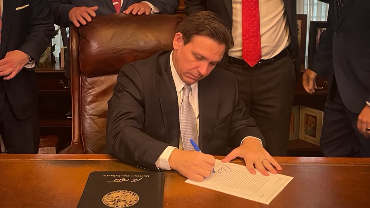 DeSantis’ Signature Tips US Into Majority 'constitutional Carry' Nation ...