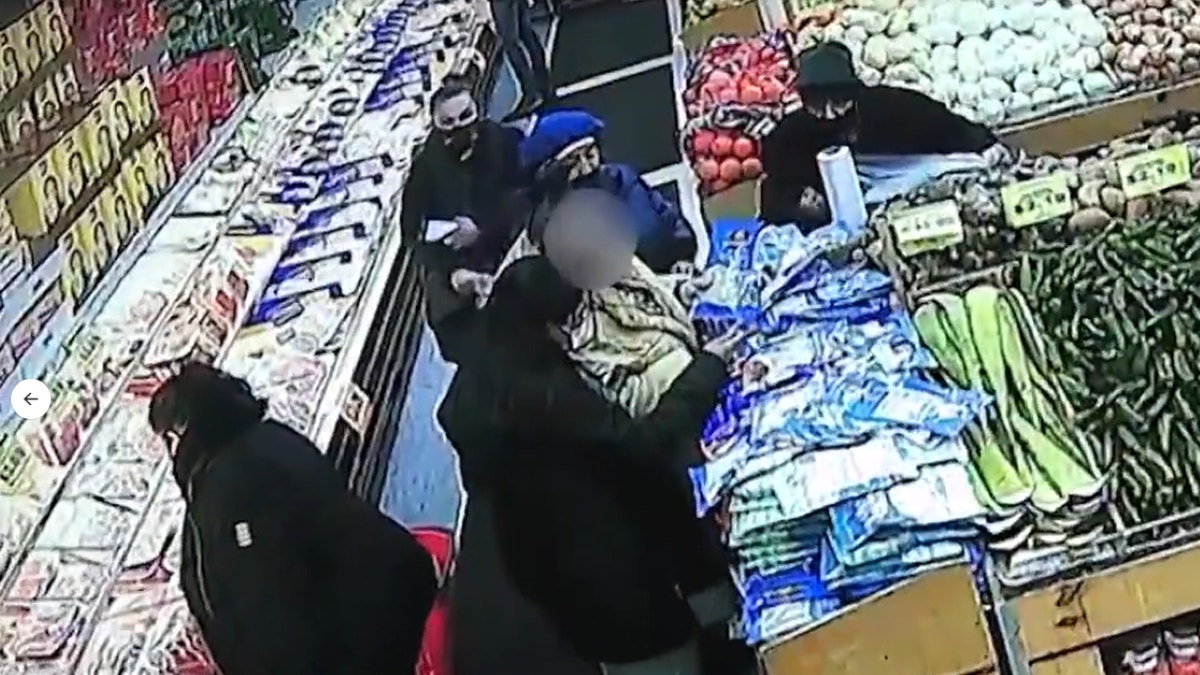 Surveillance footage of pickpocketing