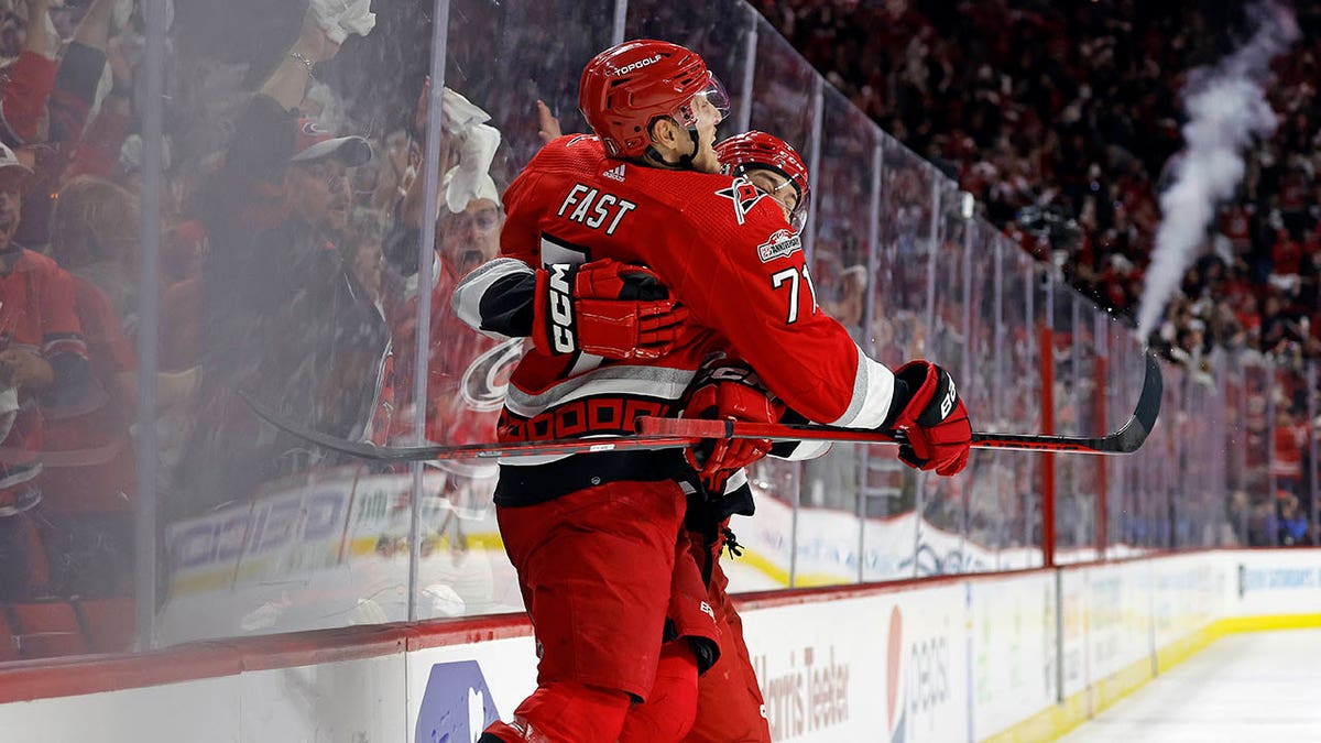 Fast's goal lifts Hurricanes past Islanders in overtime - The San Diego  Union-Tribune