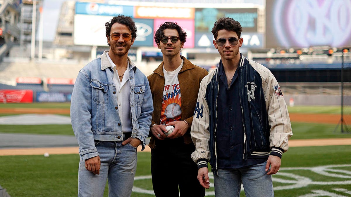 Jonas Brothers at Yankee game