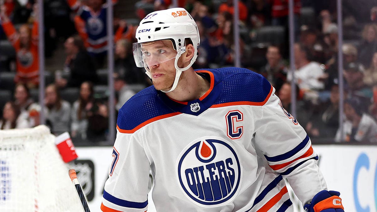 Oilers' Connor McDavid Becomes Sixth Player In NHL History To Record ...