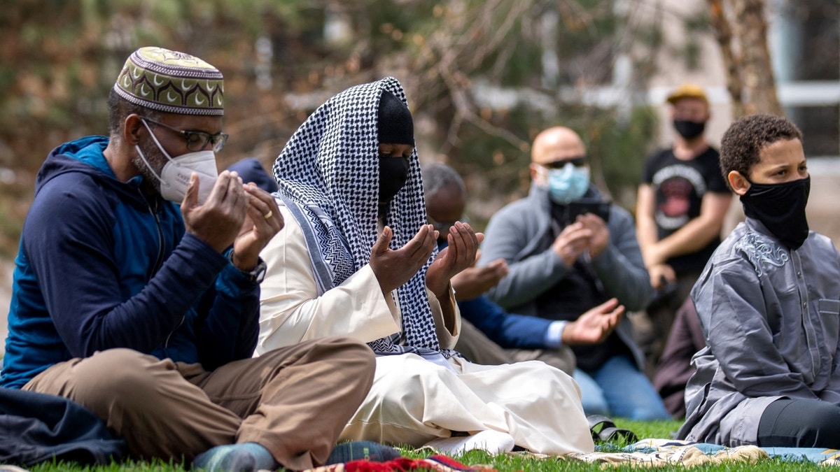 Muslims praying in Minneapolis