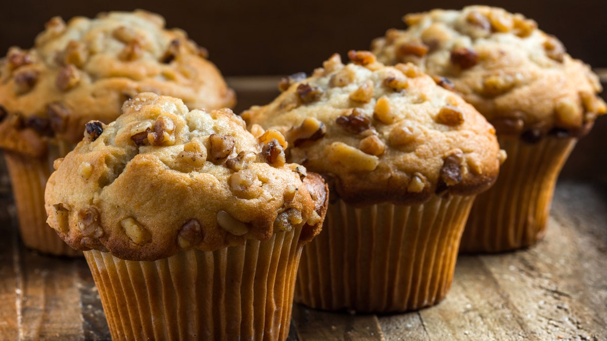 Muffins with almonds