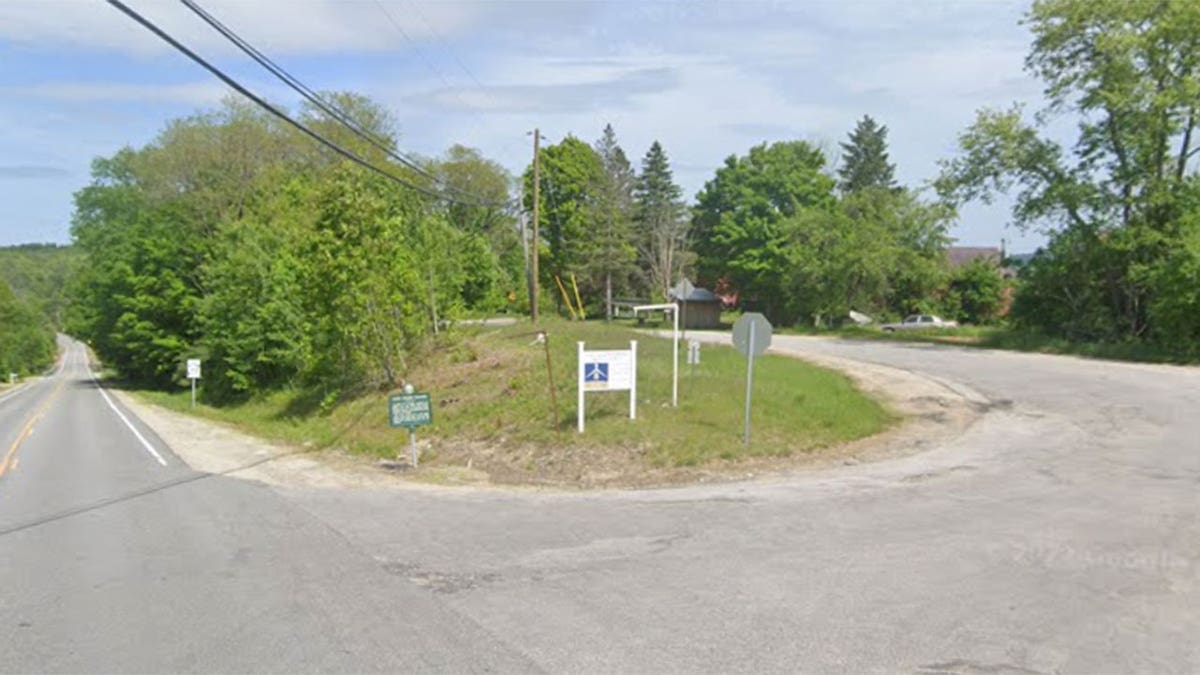 Google screenshot of New Hampshire road