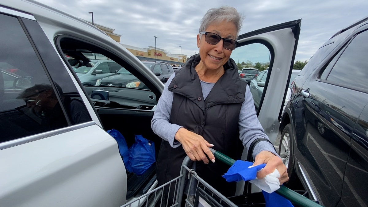 lydia new jersey grocery shopper