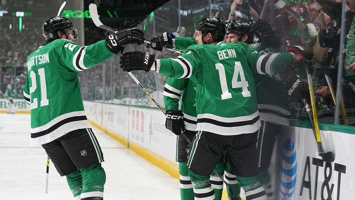 Stars huddle after goal