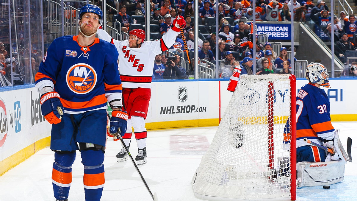 Paul Stastny celebrates