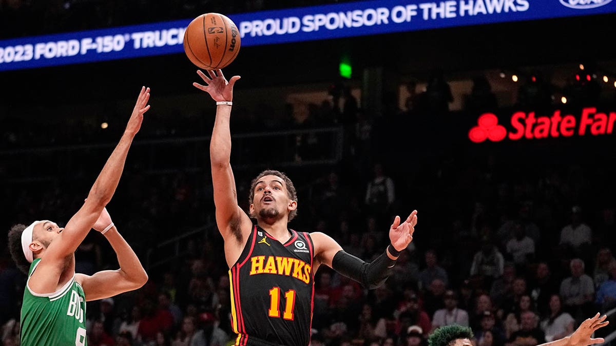 Trae Young faz super jogo contra o Celtics! Hawks revive nos playoffs da  NBA! #basketball #shorts 