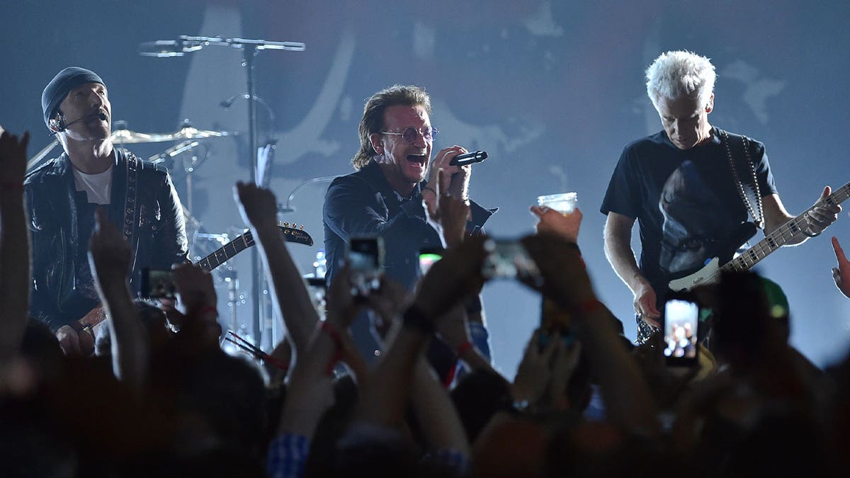 U2