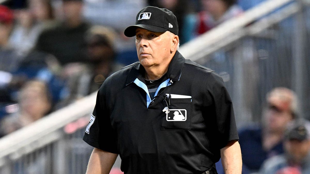 MLB umpire leaves hospital 2 days after taking 89 mph throw to