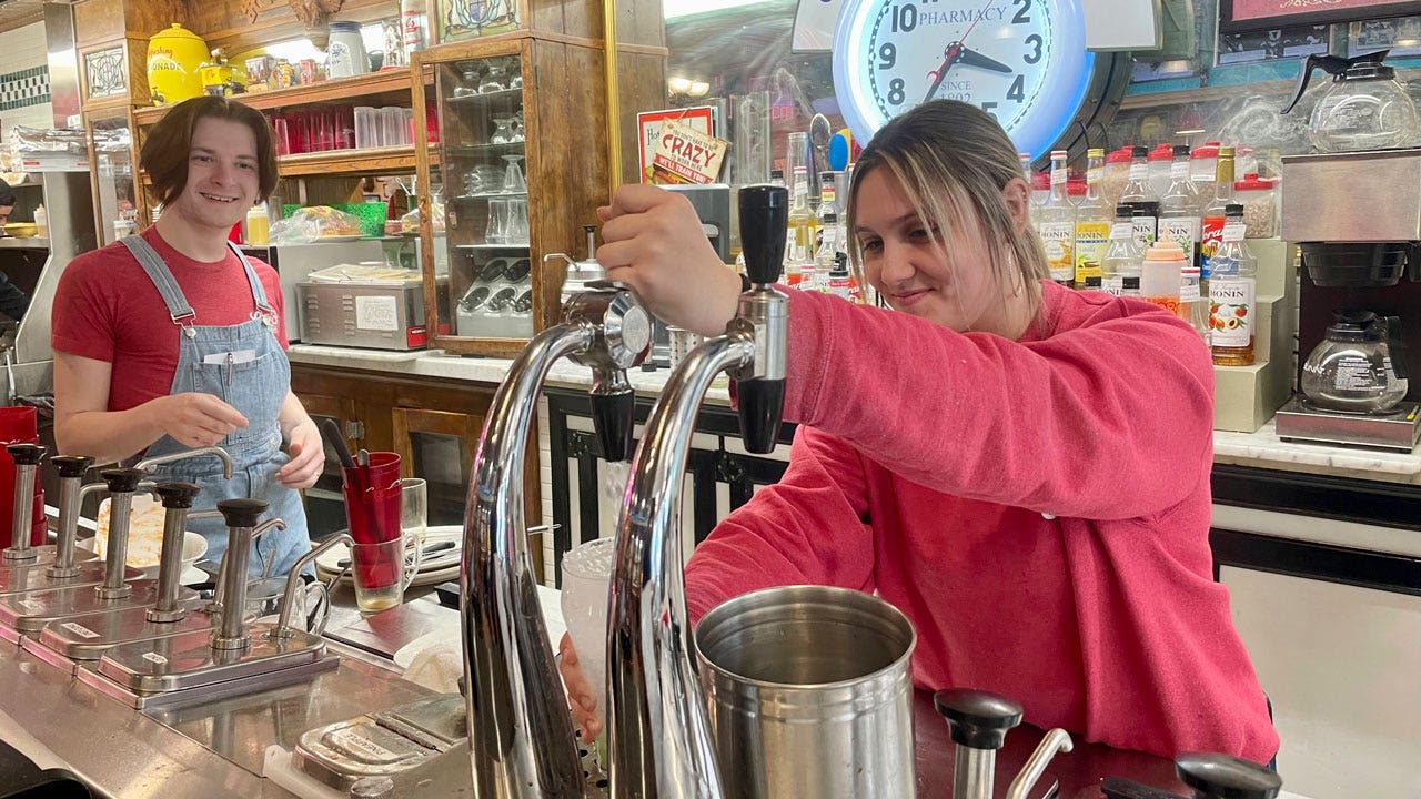 Soda-fountain pharmacies still have fizz despite decrease in