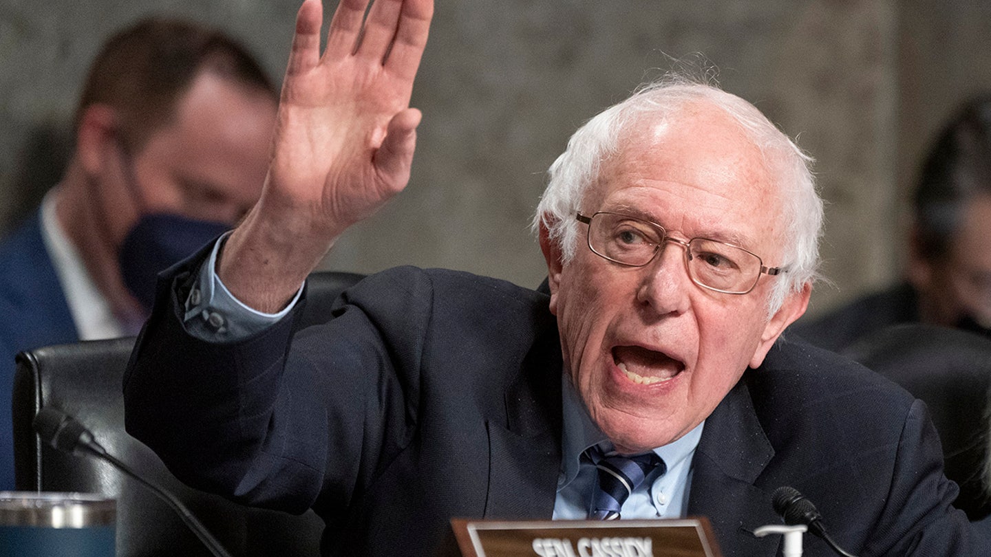 Bernie Sanders Pushes for a 32-Hour Workweek