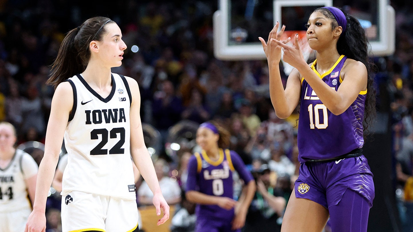 Rivalry Renewed: Reese and Clark Face Off in First WNBA Meeting