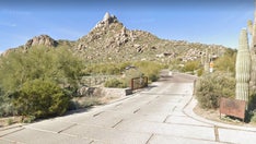 Arizona hiker hears woman crying for help, finds her trapped between boulders on 50-foot cliff