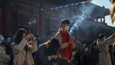 Temple visits up in China as unemployed college graduates pray to find jobs